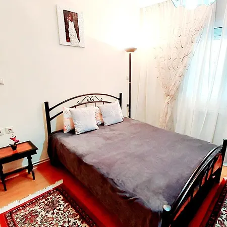 Nostalgia - Big House 110m - 3 Bedrooms - Free Guarded Parking ! アパート *