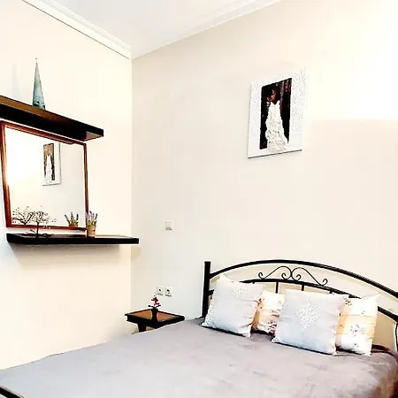 Nostalgia - Big House 110m - 3 Bedrooms - Free Guarded Parking ! Lejlighed *